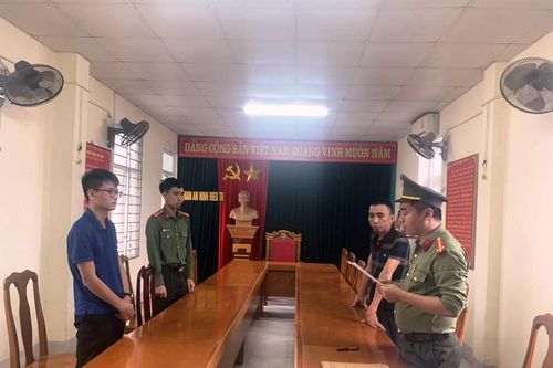Đang làm thủ tục xuất cảnh sang Chi Lê thì bị bắt
