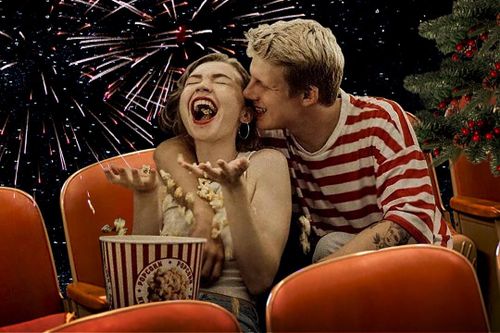 Tìm kiếm bạn hẹn để bớt cô đơn mùa lễ hội