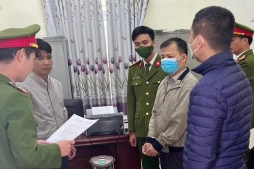 Bắt giám đốc Chi nhánh văn phòng đăng ký đất đai ở Bắc Giang