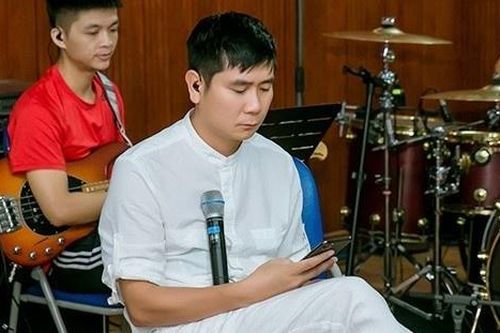 Hồ Hoài Anh xin nghỉ việc không lương