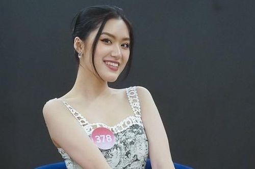 Thí sinh Hoa hậu Việt Nam khoe chân thẳng, eo thon