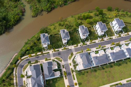 Doanh nghiệp bất động sản cấp tốc 'đại phẫu'
