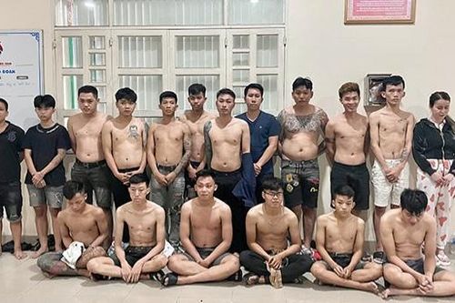 Giải cứu 14 tiếp viên karaoke bị ép múa thoát y, kích dục cho khách