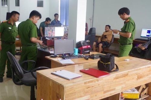 Cặp vợ chồng ở Quảng Nam cầm đầu đường dây làm giả CCCD
