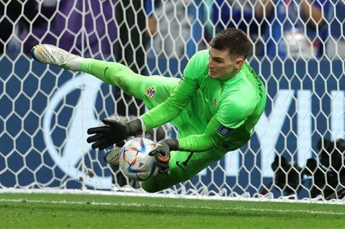 Thủ thành Croatia đi vào lịch sử World Cup sau trận đấu vỡ òa cảm xúc