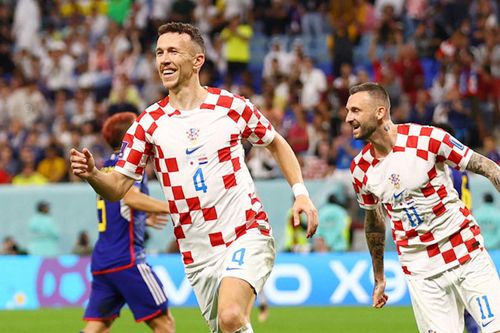 Thủ môn đẩy 3 quả luân lưu 11m, Croatia loại Nhật Bản