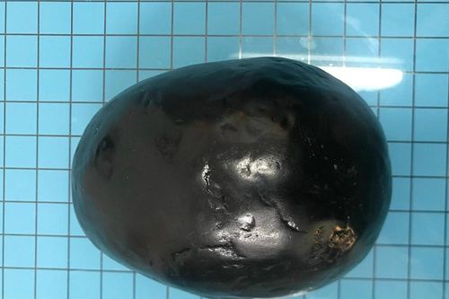 Khởi tố 5 kẻ lừa bán 'cục đá hủy sắt' để chiếm đoạt 500 triệu đồng