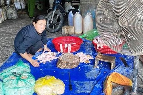 Đồng Nai: Phát hiện 1.300 lít mỡ heo không đảm bảo vệ sinh