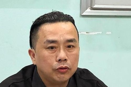 Dọa tung 'ảnh nóng' tình cũ để đòi lại 'quà'