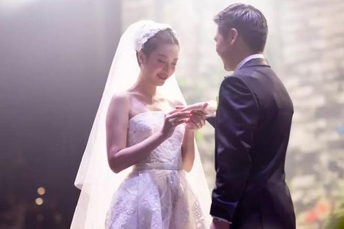 Làm 'dâu hào môn' Hoa hậu Đỗ Mỹ Linh để lộ nhẫn cưới giản dị bất ngờ