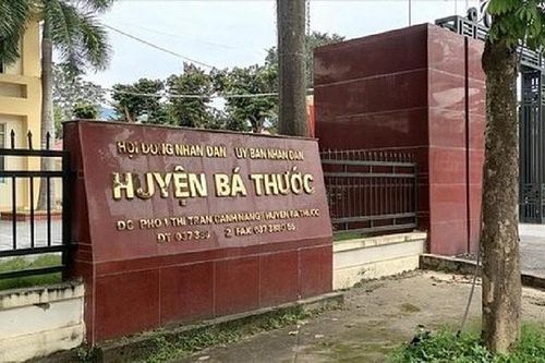 Thanh Hóa: Kỷ luật cảnh cáo Trưởng phòng huyện Bá Thước vì có 2 con riêng