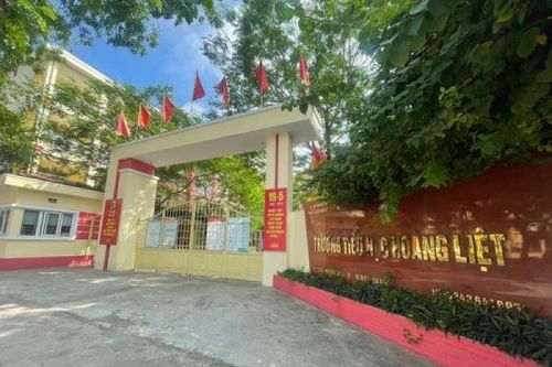 Hà Nội: Hút thuốc lá điện tử, 7 học sinh tiểu học nhập viện