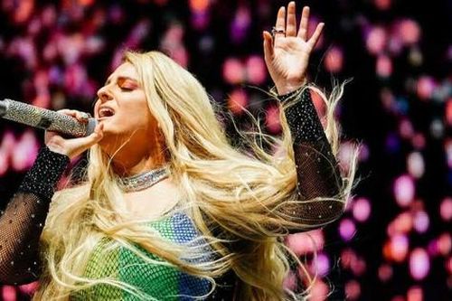 Sự nghiệp thăng trầm của ca sĩ 'Made You Look': 21 tuổi có hit tỉ view rồi dính 'lời nguyền Grammy'
