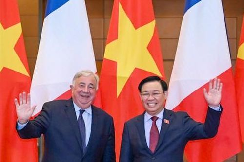 Chủ tịch Quốc hội Vương Đình Huệ hội đàm với Chủ tịch Thượng viện Pháp Gérard Larcher