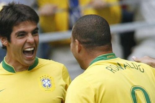 Kaka: Ở Brazil, Ronaldo chỉ là gã béo bình thường khi đi dạo phố