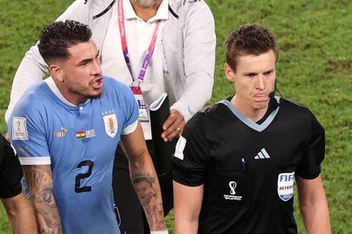 Uruguay nỗ lực giúp Jimenez thoát án treo giò 15 trận