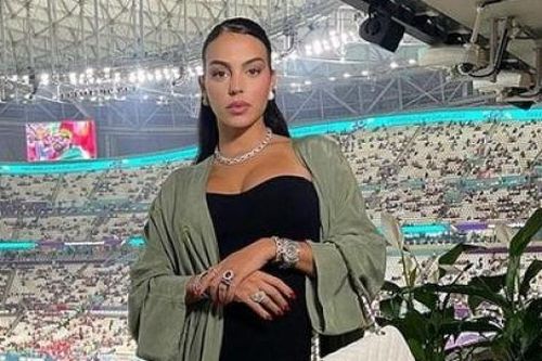 Georgina Rodriguez sử dụng trang sức đắt giá tại Qatar