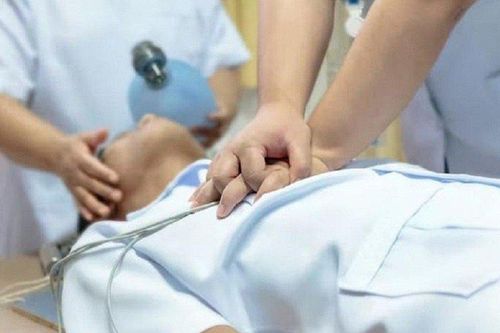 Người đàn ông qua đời vì ung thư sau vài tuần nhập viện do đau bụng