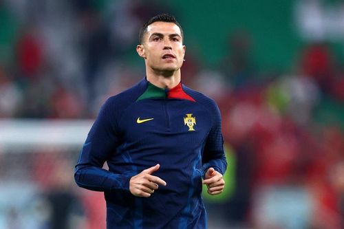 Ronaldo tiếp tục ngồi dự bị sau tin đồn dọa bỏ tuyển Bồ Đào Nha