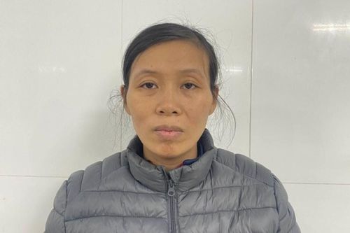 Mẹ dùng gậy tre, muôi múc canh đánh con trai 6 tuổi tử vong