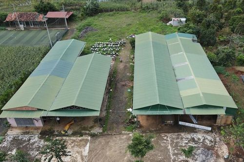 Xây chợ tiền tỉ về đích nông thôn mới rồi bỏ hoang ở Đắk Nông