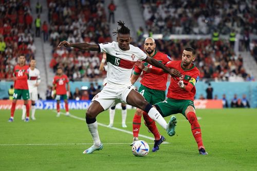 Ronaldo rơi nước mắt chia tay World Cup