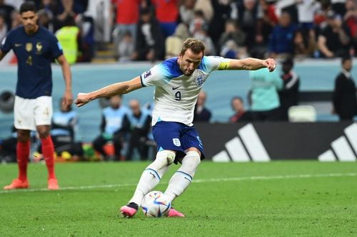 Cận cảnh quả penalty hỏng ăn của Harry Kane khiến tuyển Anh thua Pháp