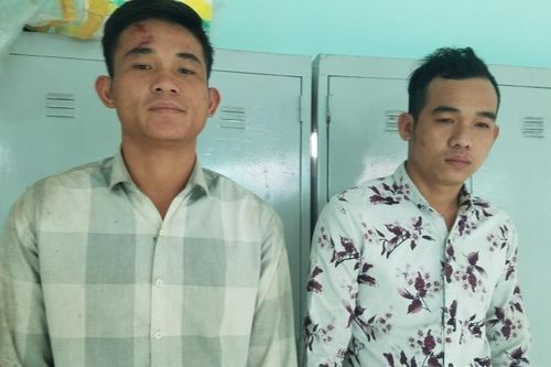 Tạm giữ hai đối tượng kẹp cổ, đánh Cảnh sát giao thông