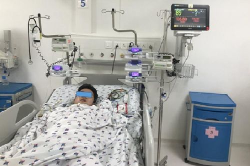 Kích hoạt báo động đỏ cứu sống nam sinh bị thương nặng do xe tải đâm
