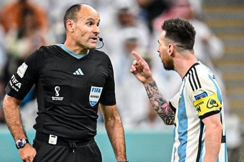 Trọng tài Mateu Lahoz bị FIFA 'treo còi' sau khi rút 18 thẻ phạt trong trận tứ kết World Cup