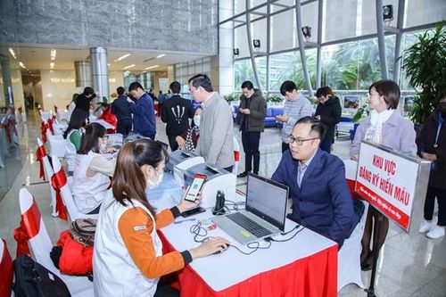 Người lao động EVN tình nguyện hiến 9.259 đơn vị máu