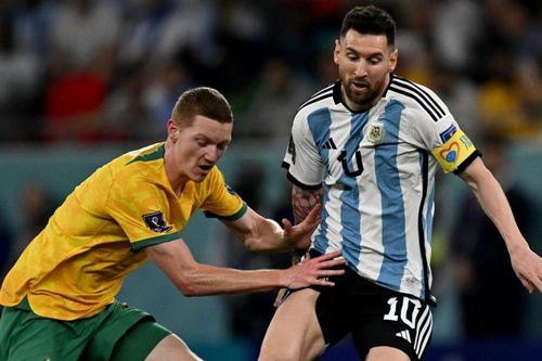 Messi bị phạm lỗi nhiều hơn Neymar và Ronaldo ở World Cup