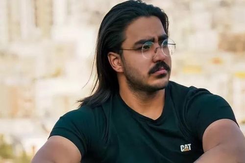 Người đàn ông Iran bị treo cổ thị chúng trên cần cẩu