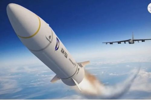 'Pháo đài bay' B-52 Mỹ phóng thử thành công tên lửa siêu vượt âm tốc độ Mach 5