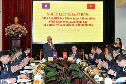 Đẩy mạnh hợp tác giữa cơ quan báo Đảng của Việt Nam và Lào