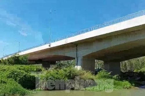 Cận cảnh cây cầu băng sông nối Bình Dương và Tây Ninh sắp thông xe