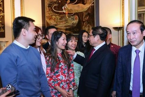 Thủ tướng Phạm Minh Chính: Khi có khó khăn, bà con hãy nghĩ tới sứ quán