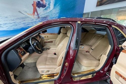 Ngân hàng thanh lý loạt xe siêu sang từ Bentley, Rolls-Royce đến Porsche, Maybach