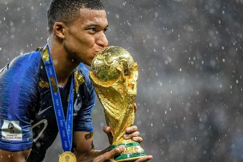 Bao nhiêu đội từng bảo vệ thành công chức vô địch World Cup?