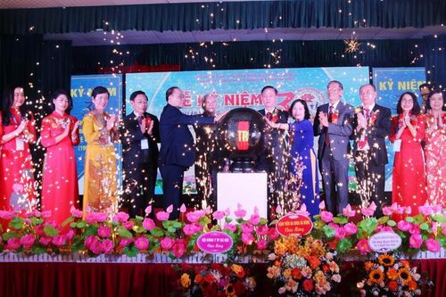 Trường Trung cấp Y dược Tuệ Tĩnh: 30 năm không ngừng lớn mạnh, đổi mới