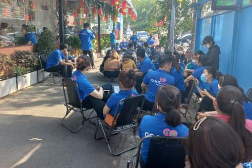 Nhân viên siêu thị Co.opmart ngừng việc tập thể vì 'giám đốc quá hà khắc'