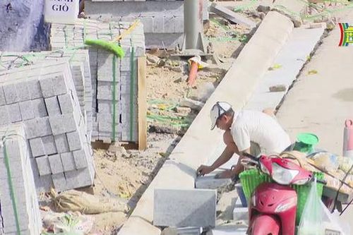 Một số quận, huyện đề nghị dừng lát đá tự nhiên