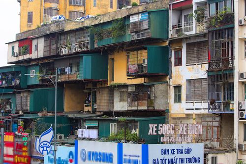 Hà Nội gỡ 'nút thắt' để cải tạo gần 1.580 chung cư cũ