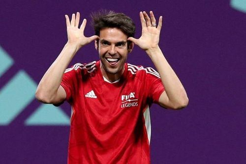 Kaka ghi bàn, Forlan lập hat-trick ở trận cầu huyền thoại FIFA