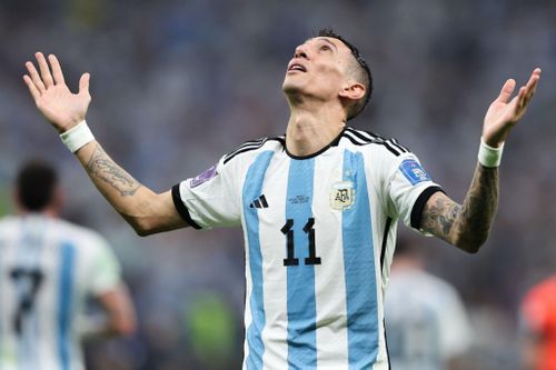 Di Maria khóc khi ăn mừng bàn thắng