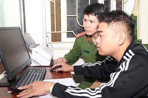 Người dân phấn khởi từ việc triển khai thí điểm 2 nhóm dịch vụ công liên thông