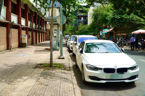 Ôtô ở TP.HCM hơn 700 lần 'đỗ xe chùa', không thanh toán phí