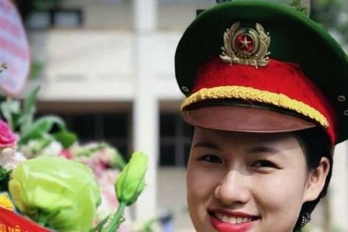 Nữ thủ khoa… cứu hỏa
