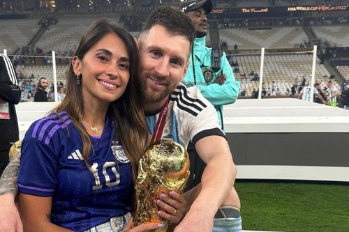 Vợ Messi: 'Nhà vô địch của em, anh đã chịu đựng quá nhiều'