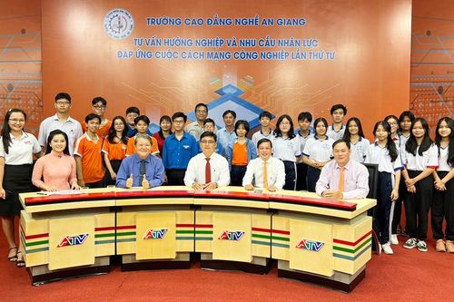 Tọa đàm 'Tư vấn hướng nghiệp và nhu cầu nhân lực đáp ứng cuộc cách mạng công nghiệp lần thứ 4'